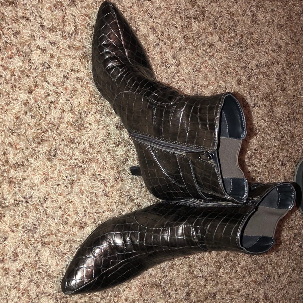 Anne Klein Akdido Booties